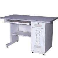 工廠辦公用品采購指南 電腦桌與電腦臺(tái)的選擇與應(yīng)用