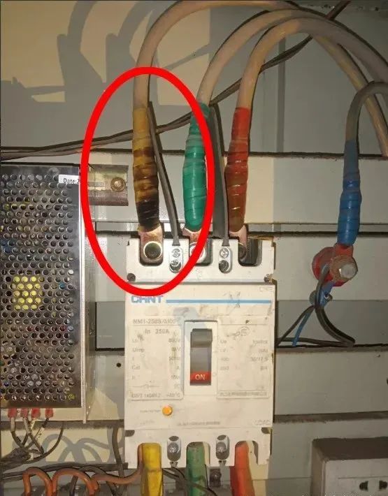 配電柜冒煙與250A斷路器進線端電弧難題解析